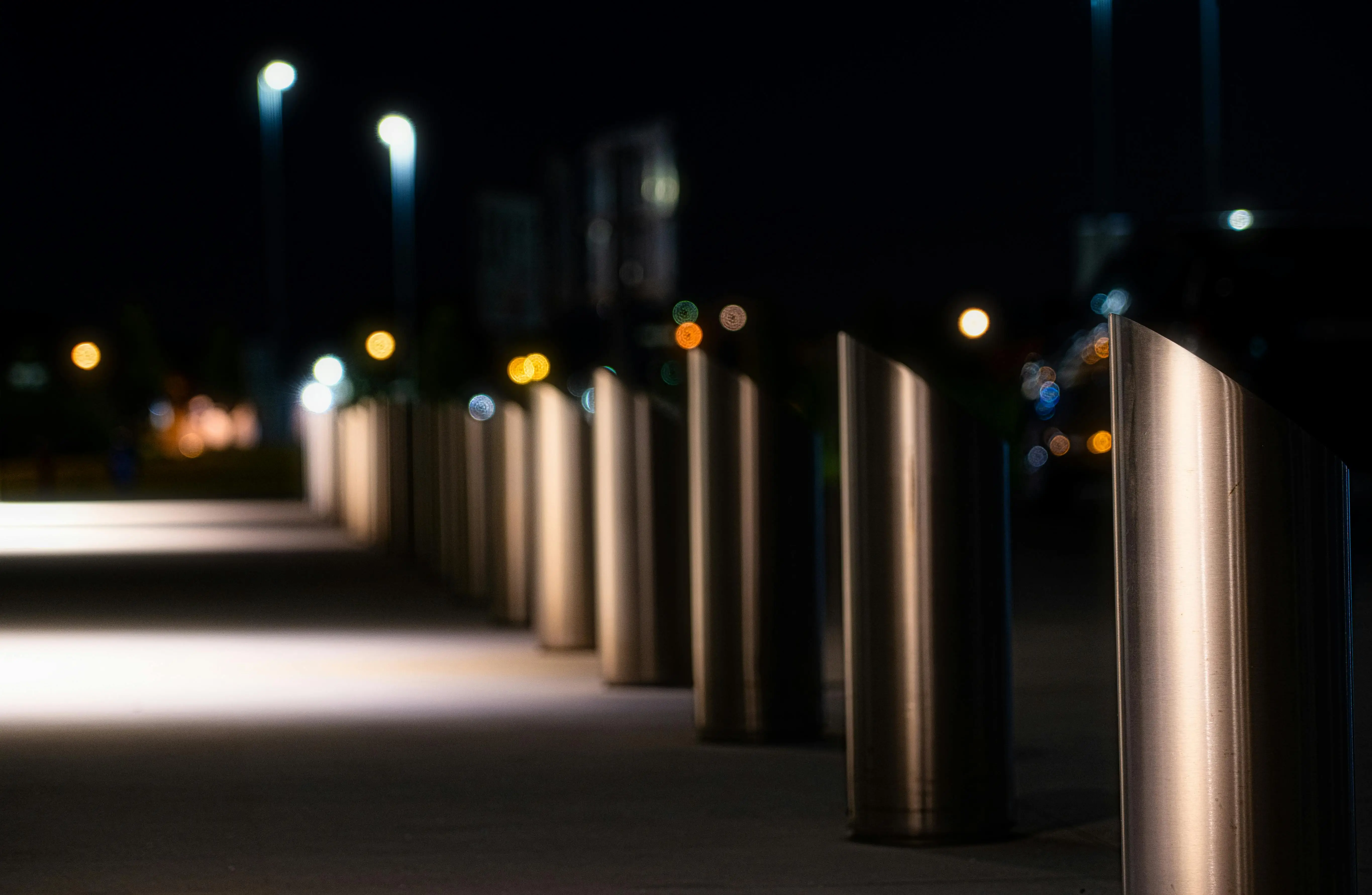 Bollard Montajında Dikkat Edilmesi Gereken 5 Önemli Nokta | 724montaj Trafik Güvenliği Rehberi